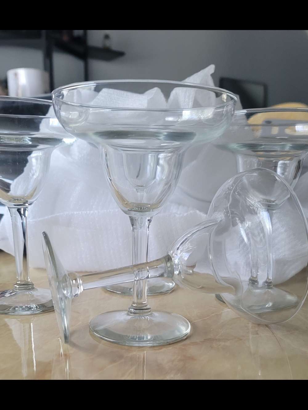 A martini glass | Clear Glass Coupe Cocktail Glasses | Party glasses - Set of 11